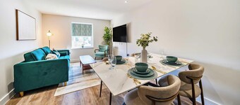 Brand New | Town Center | FREE WiFi | 58 Inch TV