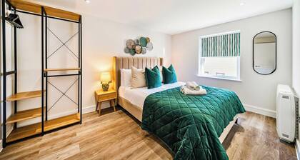 Brand New | Town Center | FREE WiFi | 58 Inch TV