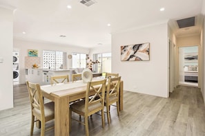 Dining - Quenda Villa (Canning Vale)