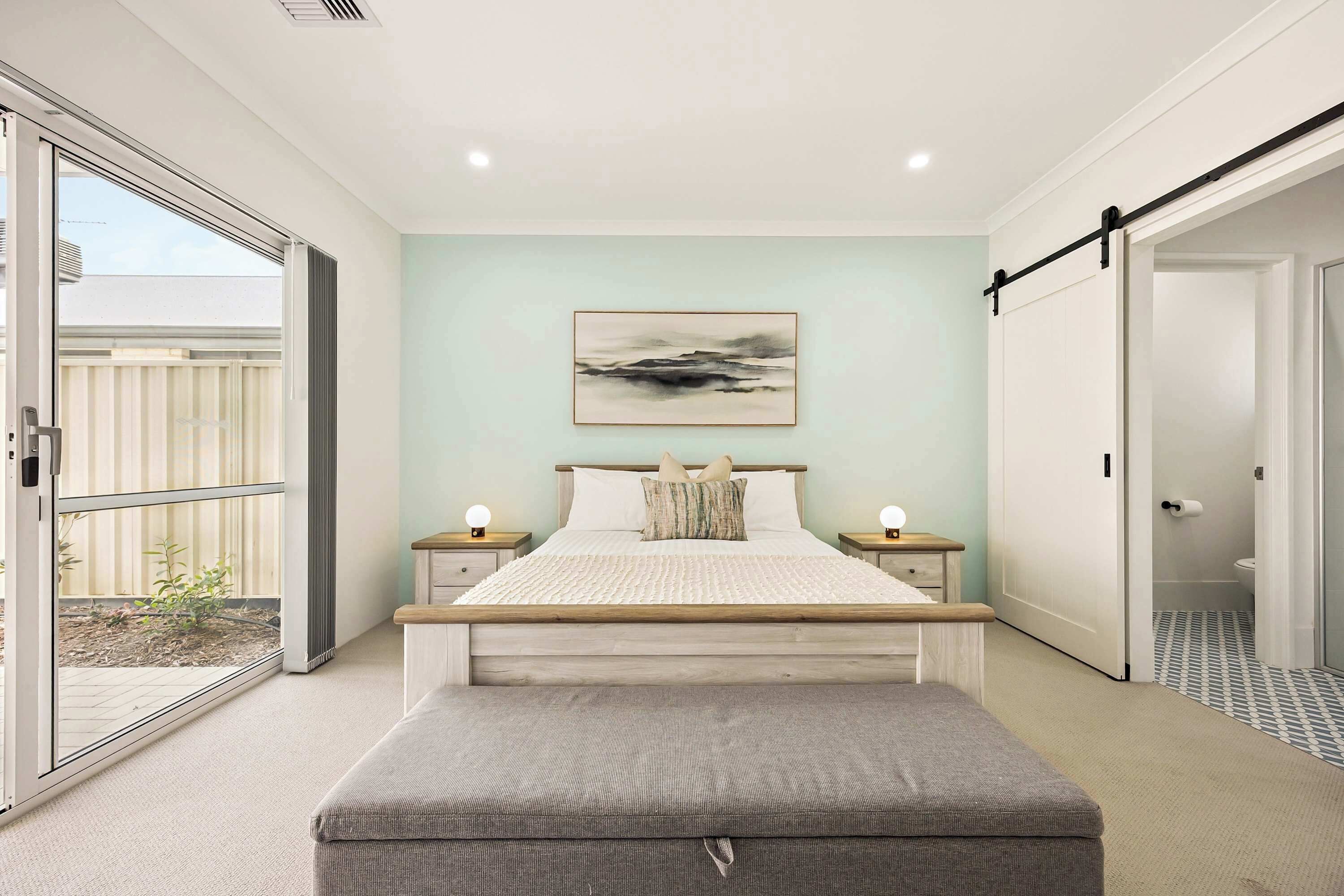 3 bedrooms, desk, iron/ironing board, WiFi