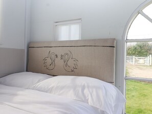 3 bedrooms, individually decorated, individually furnished, free WiFi - Greengates (Rye)