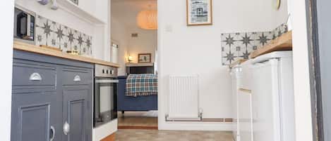 Dishwasher, cookware/dishes/utensils
