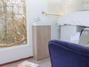 3 kamar tidur dan didekorasi berbeda-beda