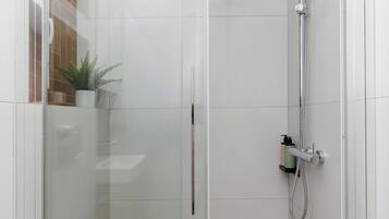 Apartamento, 3 habitaciones, balcón, vistas a la ciudad | Baño