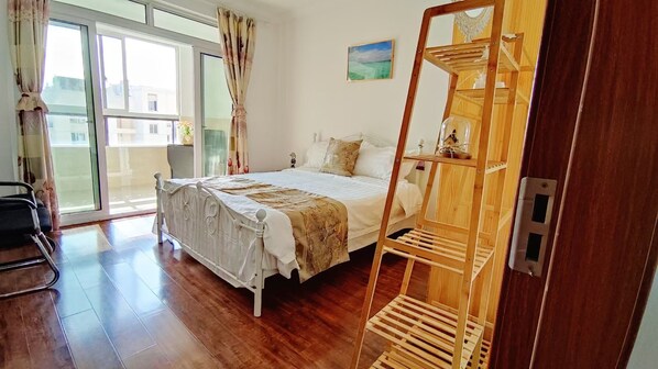 Comfort-Apartment, 1 Doppelbett und Schlafsofa, Nichtraucher, Stadtblick | Verdunkelungsvorhänge, schallisolierte Zimmer, Bügeleisen/Bügelbrett