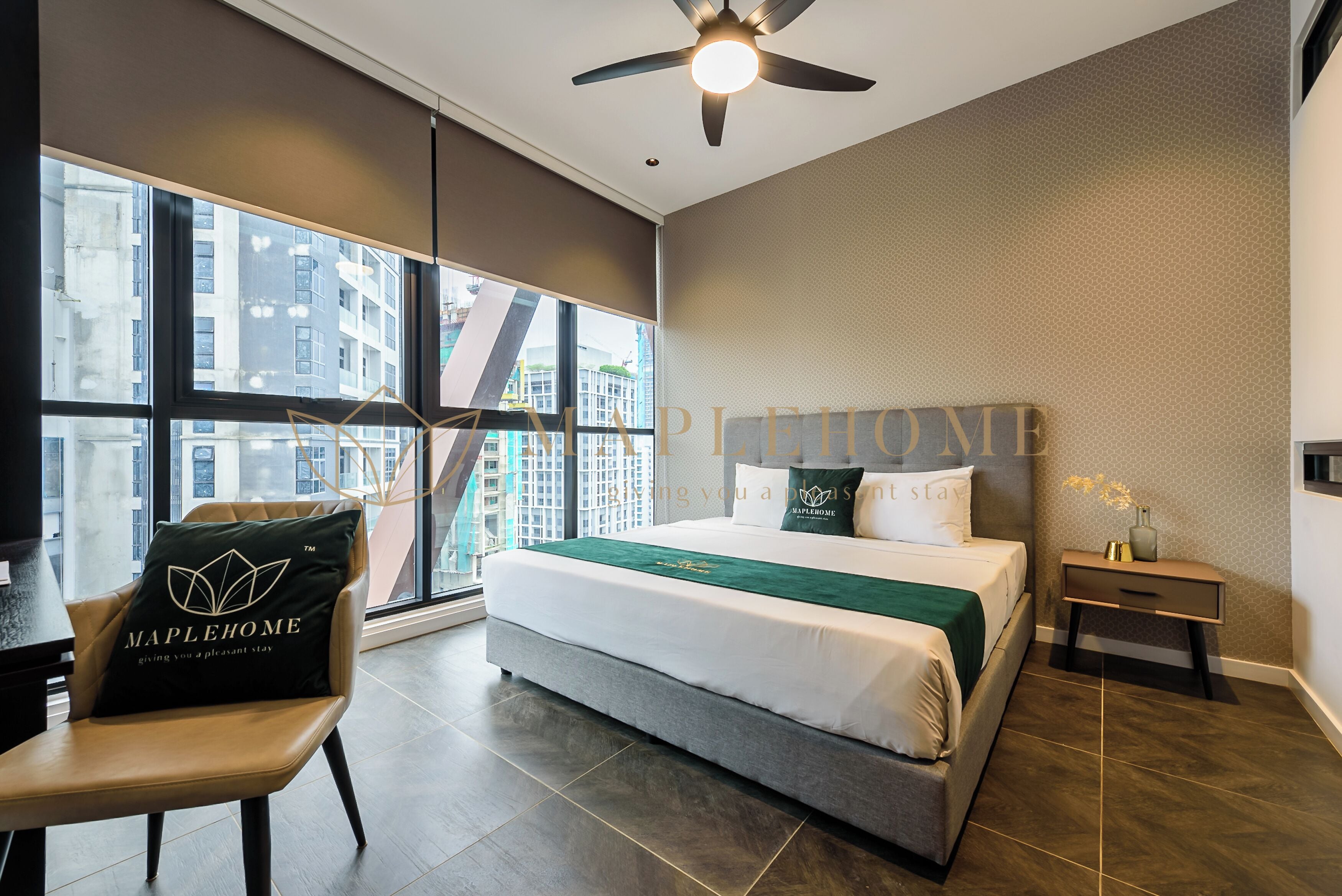 Deluxe Suite, 1 Queen Bed, Non Smoking | Desk, blackout drapes, iron/ironing board, free WiFi