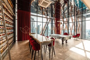 Billiards - Scarletz Premier Suites Kuala Lumpur (Kuala Lumpur)