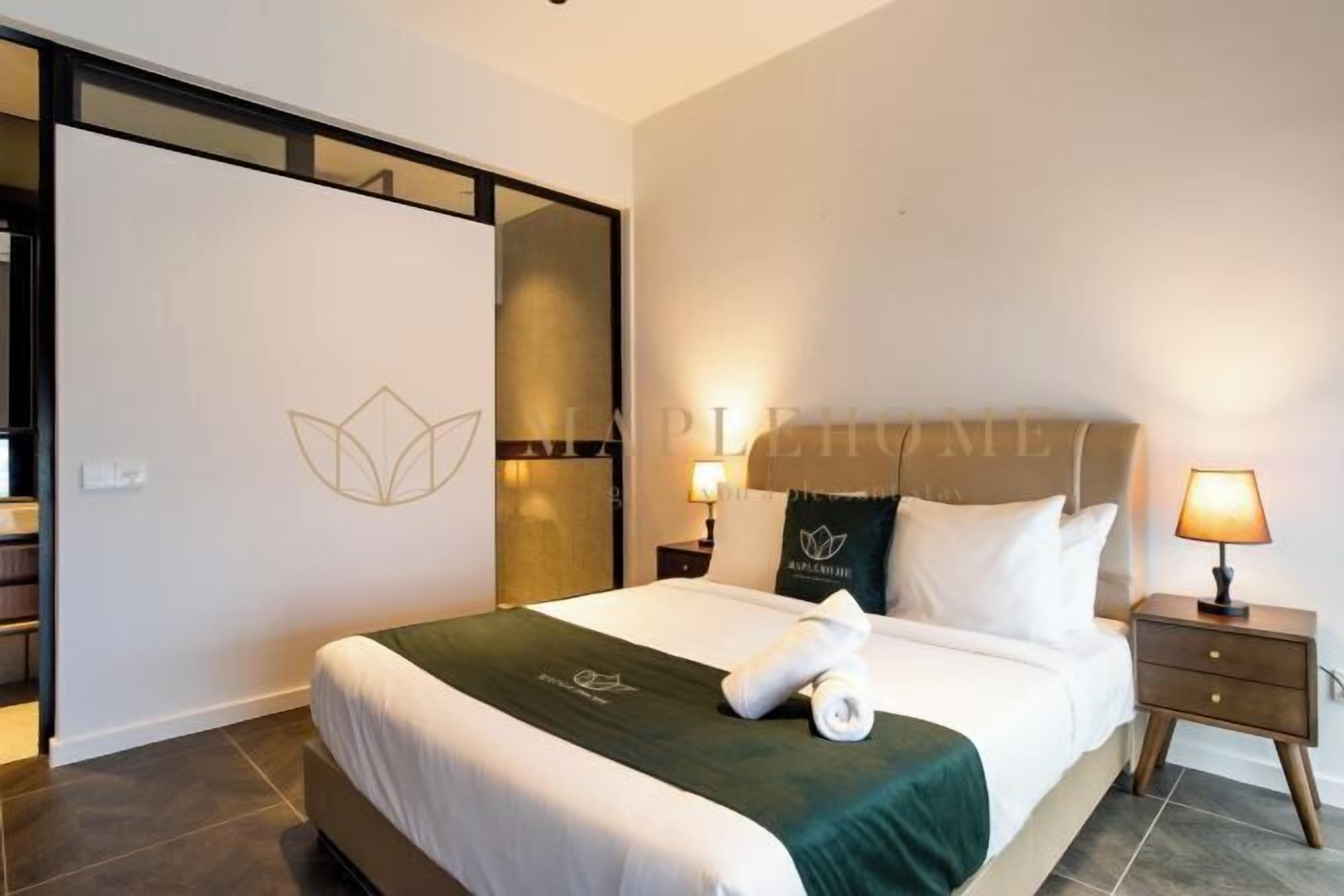 Desk, blackout drapes, iron/ironing board, free WiFi