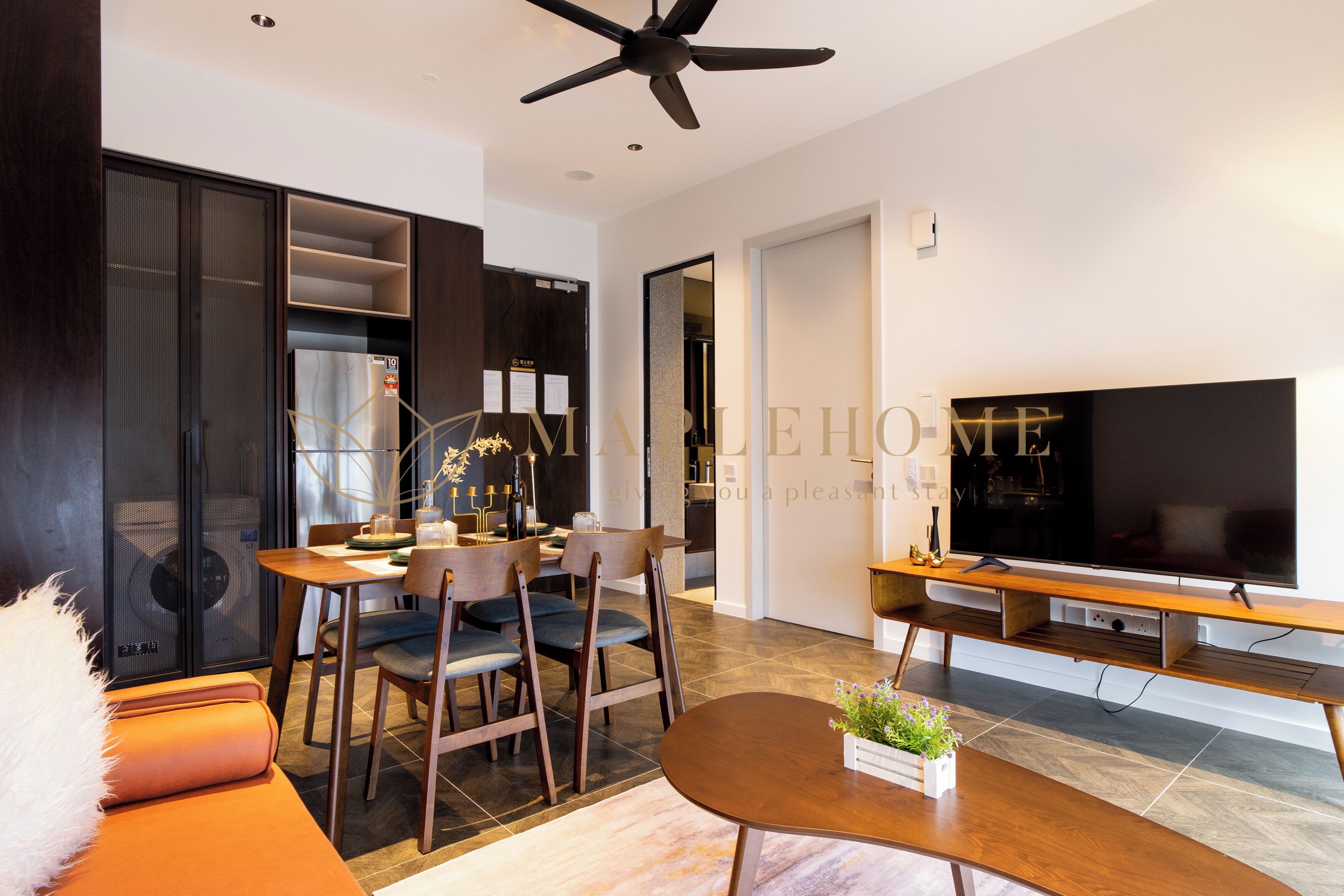 Premier Suite, 1 Bedroom, Non Smoking | Living area | 43-inch Smart TV with digital channels, Netflix, streaming services