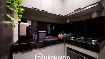 Basic Apartment | Private kitchen