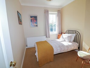 4 bedrooms, individually decorated, individually furnished, free WiFi - Larkspur Cottage (Alford)