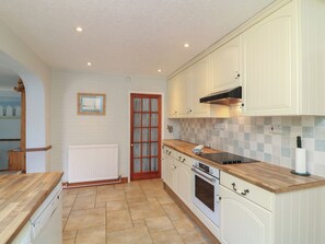 Dishwasher, cookware/dishes/utensils