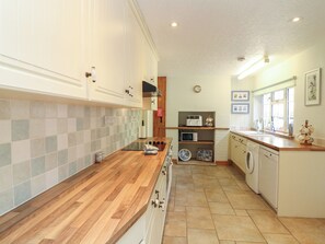 Lave-vaisselle, vaisselle et ustensiles