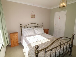 4 bedrooms, individually decorated, individually furnished, free WiFi