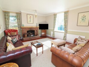 Fireplace - Larkspur Cottage (Alford)
