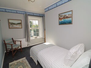 4 bedrooms, individually decorated, individually furnished, free WiFi - Larkspur Cottage (Alford)