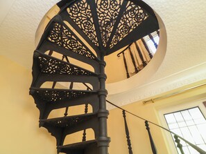 Interior - Larkspur Cottage (Alford)