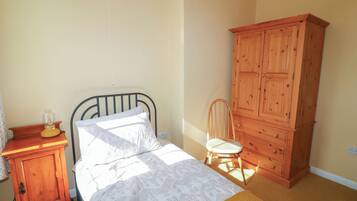 4 dormitoris, decoració individual i mobiliari individual