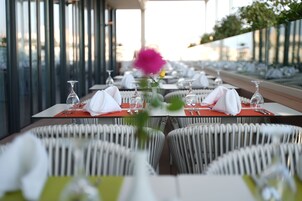 Päivittäinen buffetaamiainen maksusta
