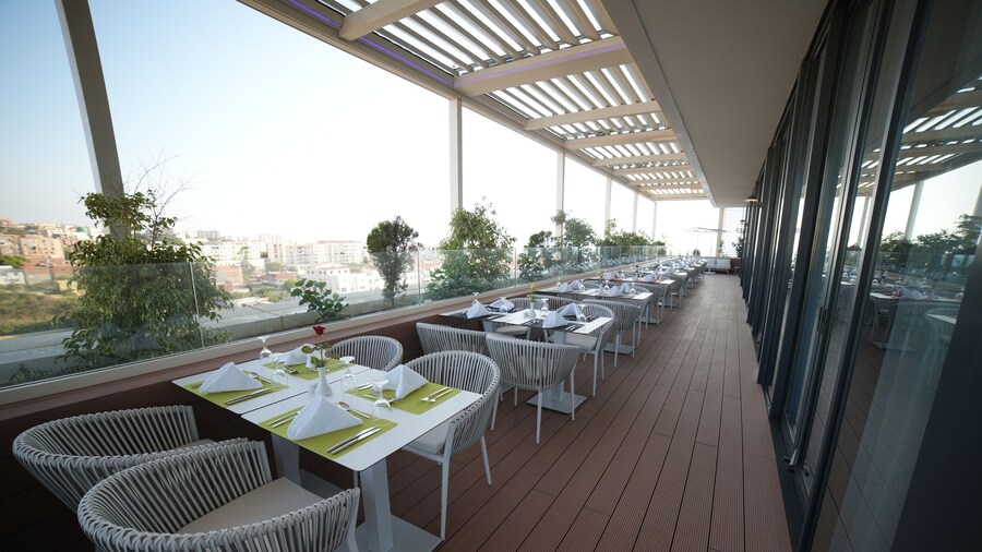 Kyriad Prestige Le Patio