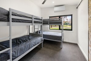 3 bedrooms, WiFi, bed sheets