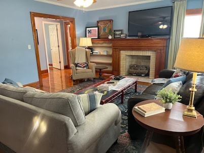 Charming 3-bedroom cottage in Greenville 1 mile from ECU campus