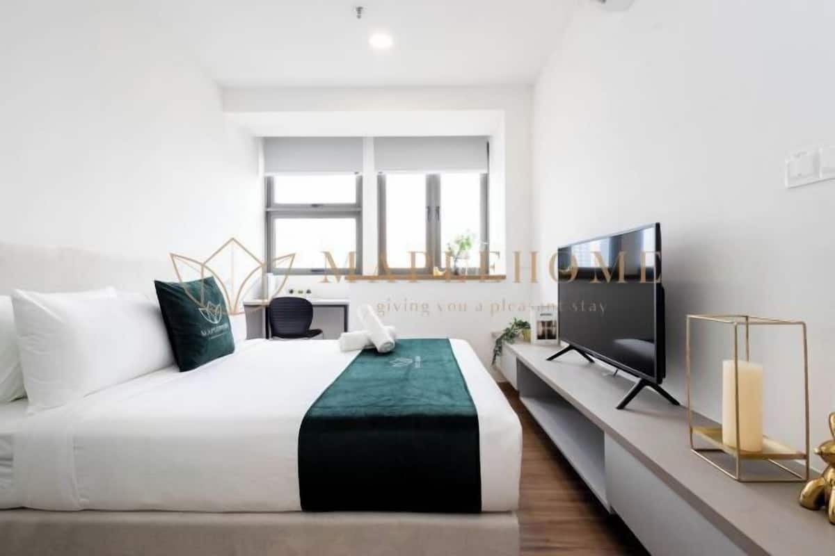 Desk, blackout curtains, iron/ironing board, free WiFi