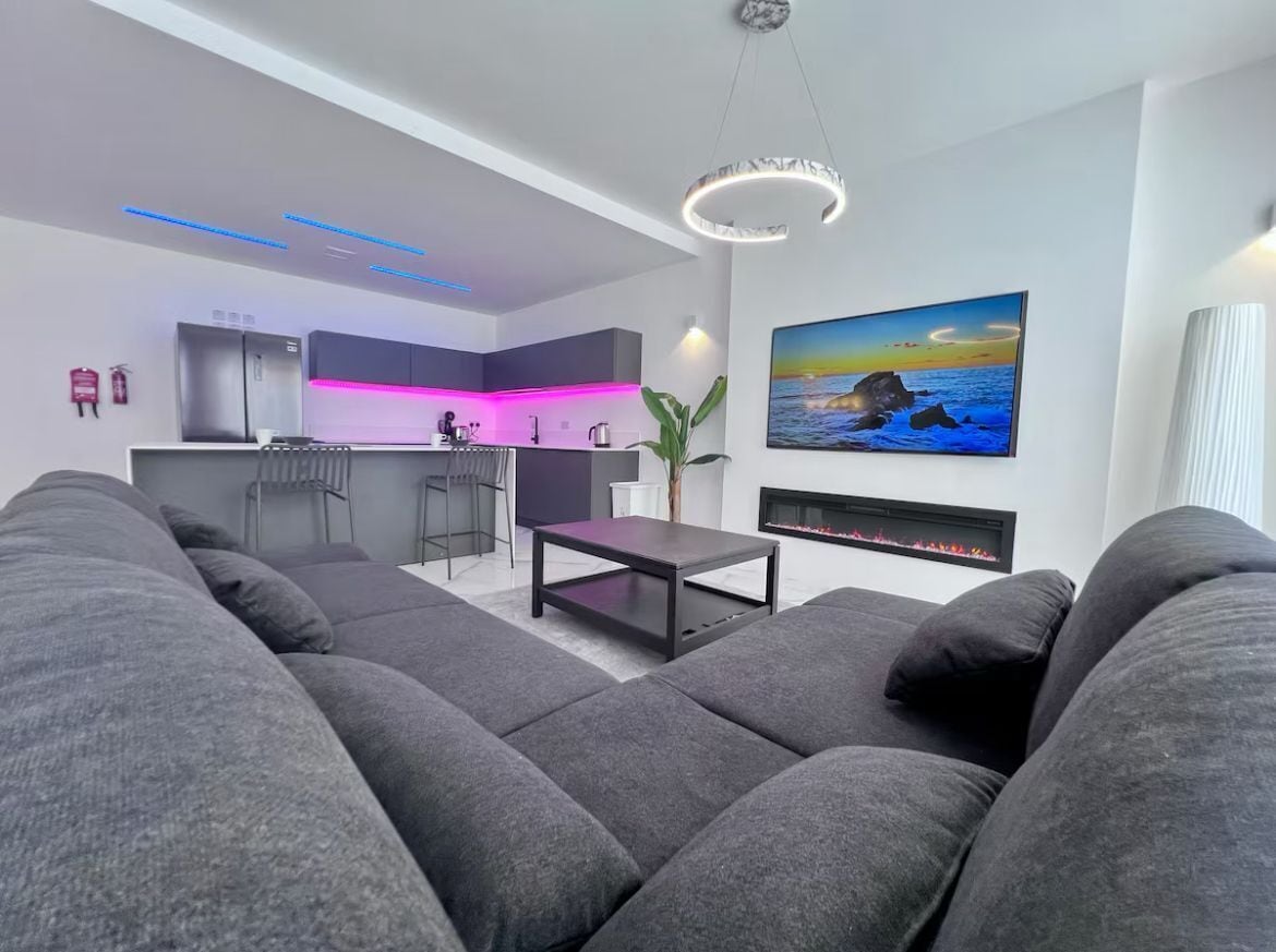 Télévision, cheminée