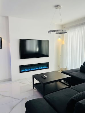 Televisor i llar de foc