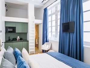 Free WiFi, bed sheets