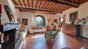 TV - Adine 63, Gaiole in Chianti, Siena and Chianti (Gaiole in Chianti)