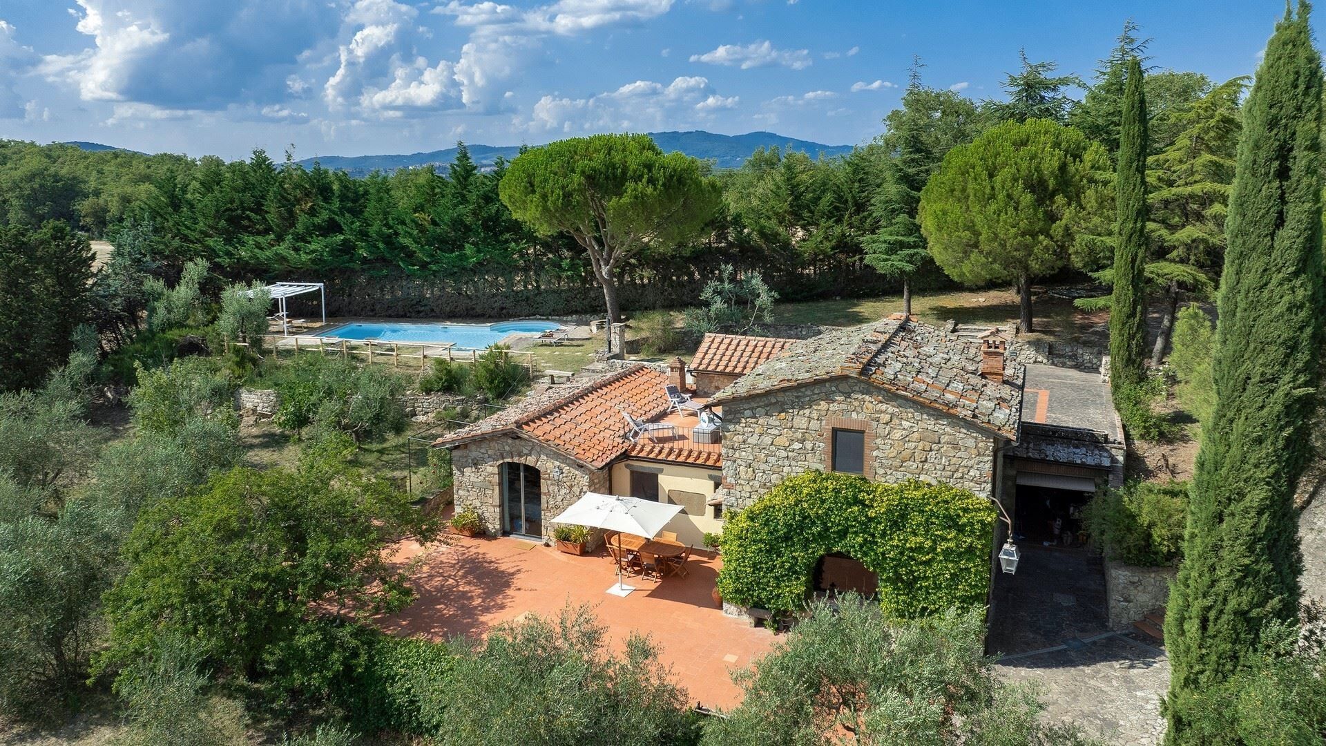 المنشأة من الخارج