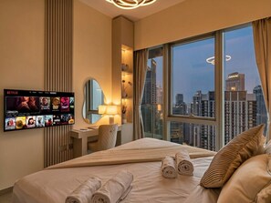1 bedroom, iron/ironing board, WiFi, bed sheets - New 1BR | Burj Khalifa Infinity Pool | Dubai Mall (Dubai)