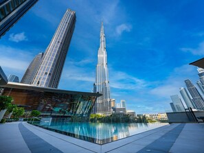 Pool - New 1BR | Burj Khalifa Infinity Pool | Dubai Mall (Dubai)