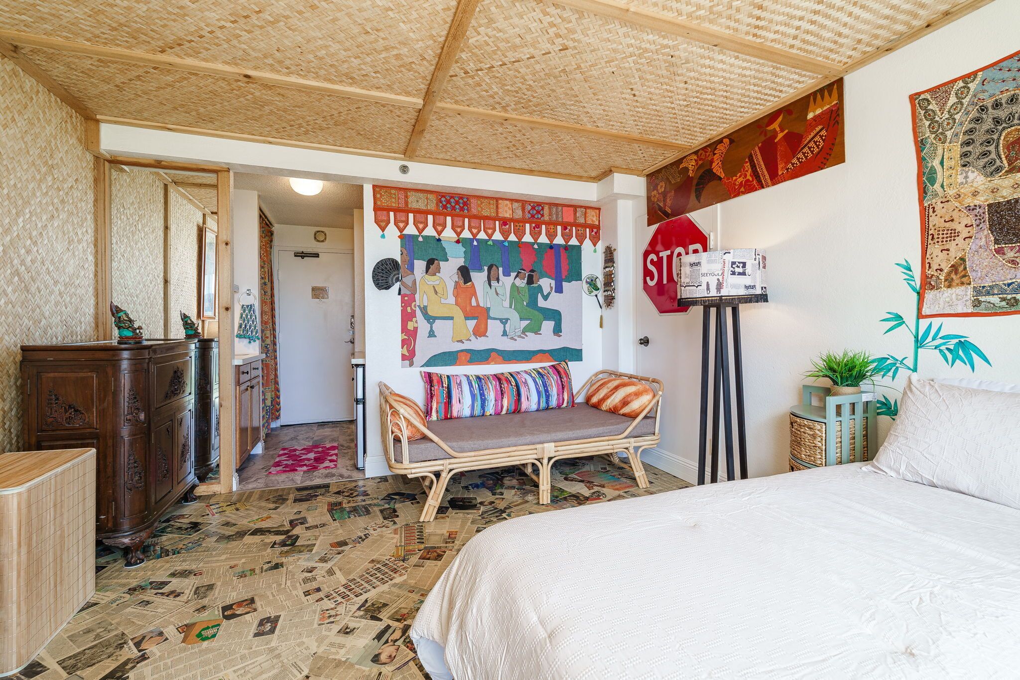 Iron/ironing board, free WiFi, bed sheets