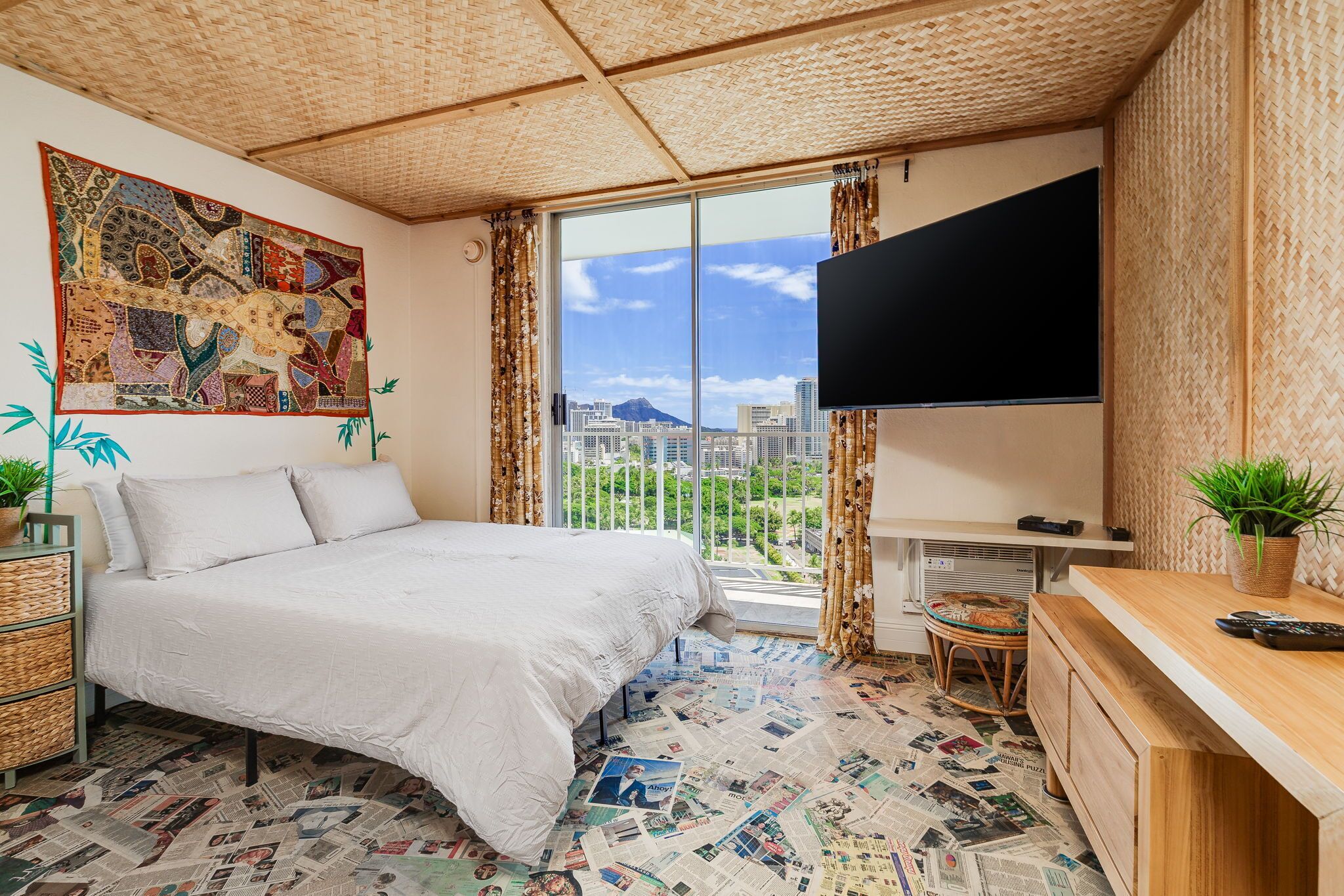 Iron/ironing board, free WiFi, bed sheets