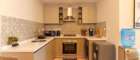 Classic Apartment, City View | Private kitchen