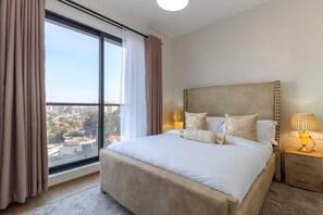 Classic Apartment, City View | Desk, iron/ironing board, free WiFi