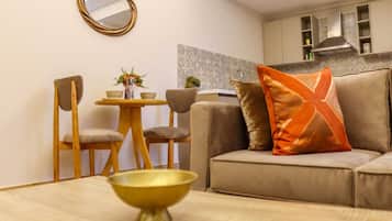 Classic Apartment, City View | Living area