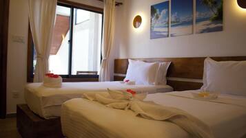 Standard Room | In-room safe, blackout drapes, soundproofing, iron/ironing board