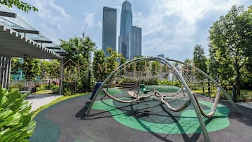 Kawasan main kanak-kanak – terbuka