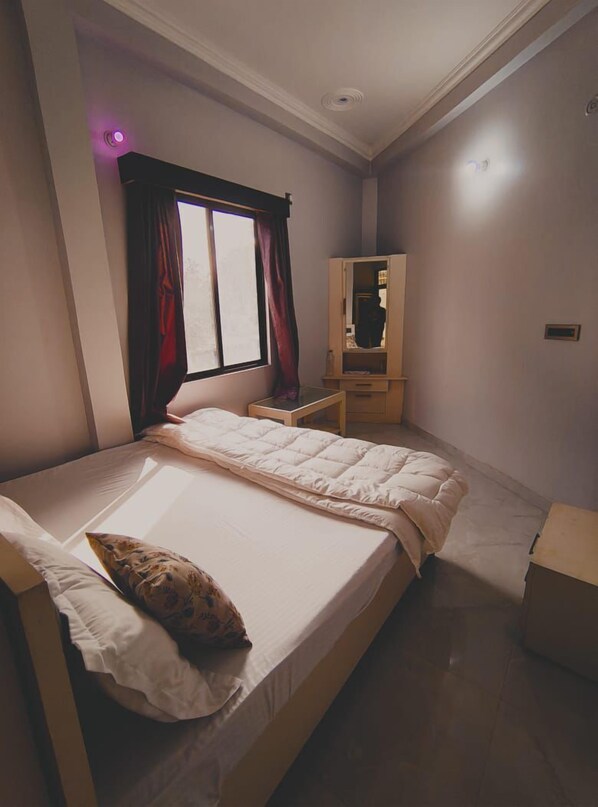 Double Room | Free WiFi