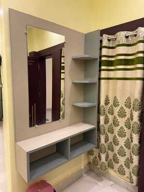 Shower, free toiletries, towels, soap