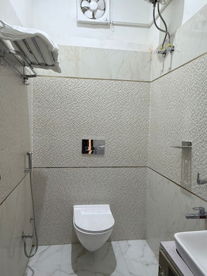 Shower, free toiletries, towels, soap