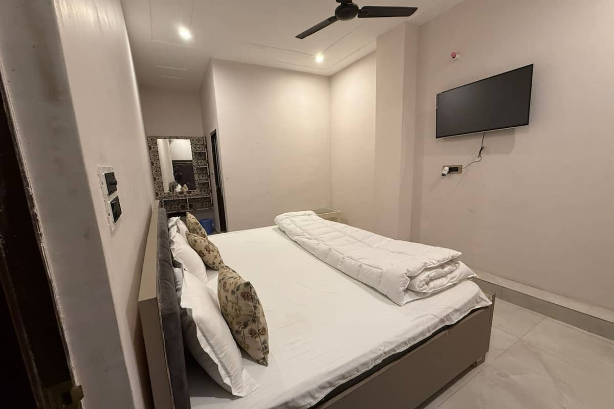 Basic Double Room | Free WiFi