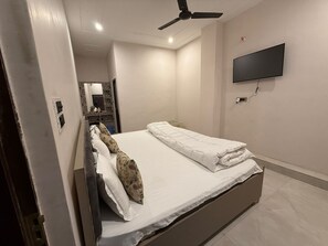 Quarto casal básico | Wi-Fi de cortesia