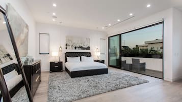 5 slaapkamers, een strijkplank/strijkijzer, gratis wifi, beddengoed