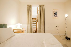 1 chambre, fer et planche à repasser, Wi-Fi, literie fournie