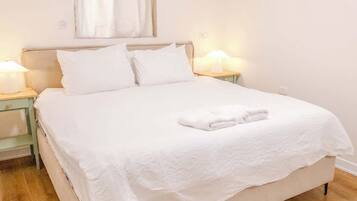 1 habitación, tabla de planchar con plancha, wifi y ropa de cama