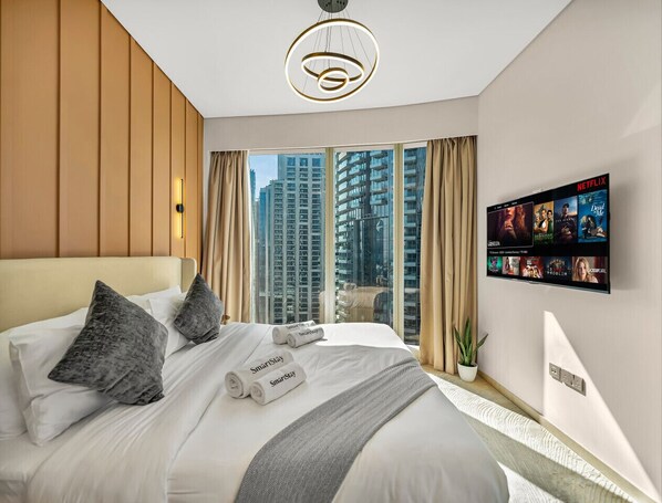 2 bedrooms, desk, iron/ironing board, WiFi